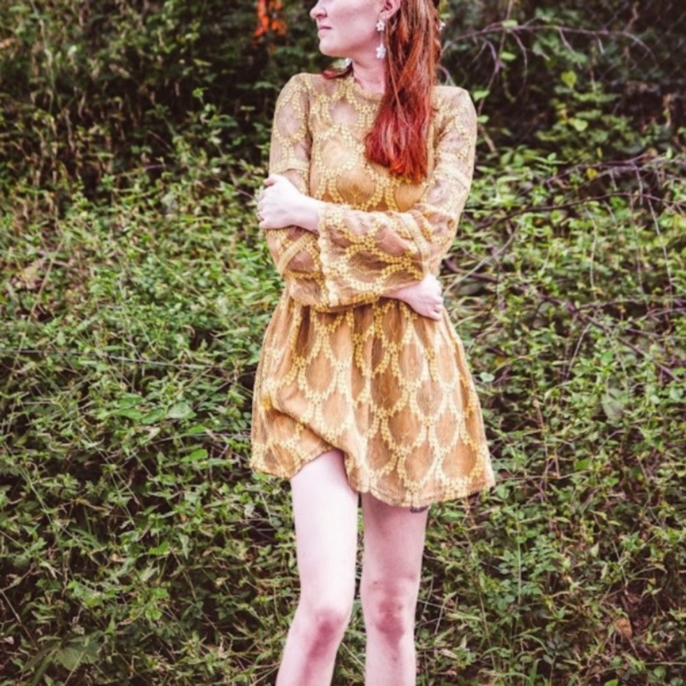 NWT Gold Lace Dress Size Large Xhilaration